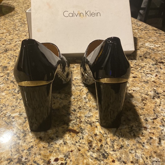 Black Calvin Klein Patent Leather Women’s Shoe size 8. Worn once on carpet. - Picture 5 of 5